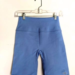 Alo yoga Seamless High-Waist Ribbed Biker Short - Tile Blue